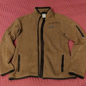 Patagonia zip-up jacket with 3 zip pockets